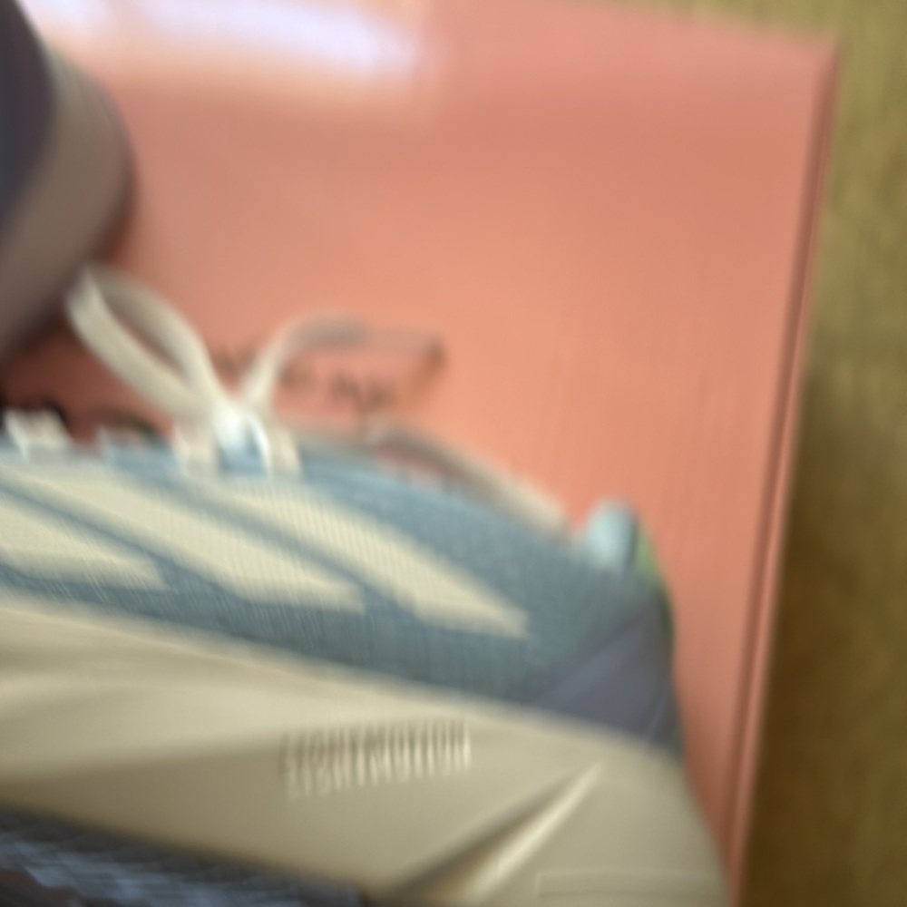 Girls Brand New Adidas Sneakers - Picture 4 of 4